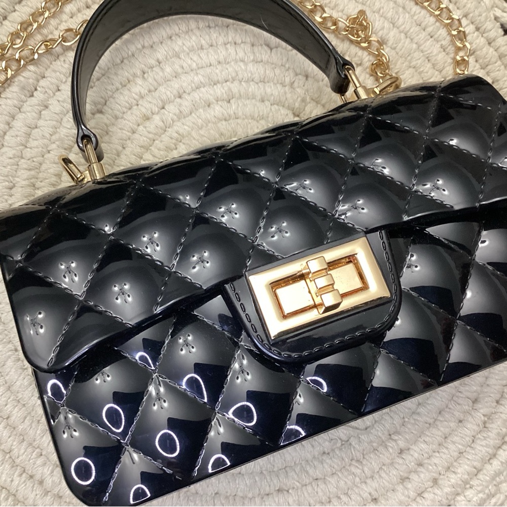 Black and gold Quilted Twist-Lock Crossbody